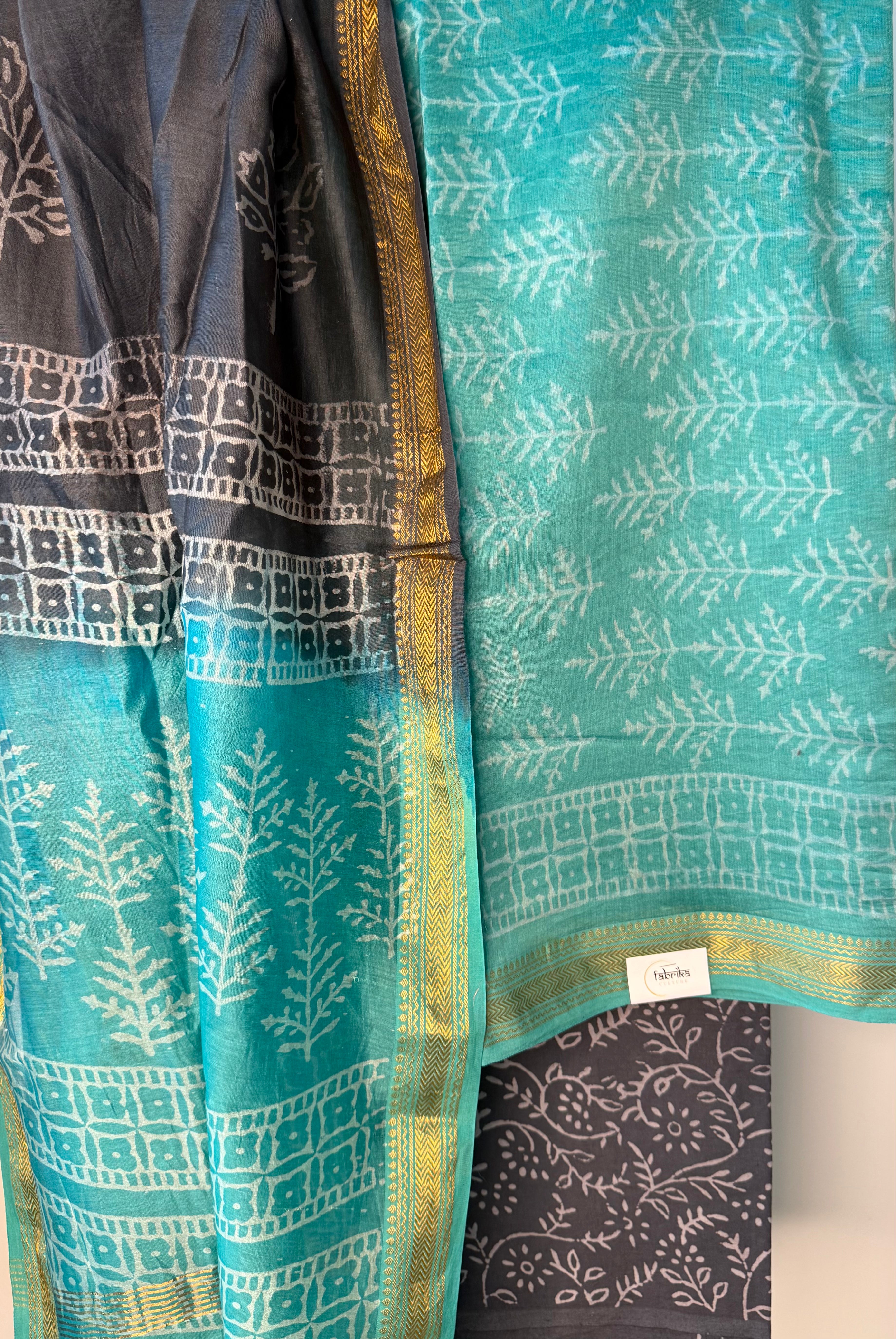 MAHESHWARI SILK–COTTON UNSTITCHED DRESS MATERIAL WITH ZARI BORDER Natural Dye | 3-Piece Suit Set